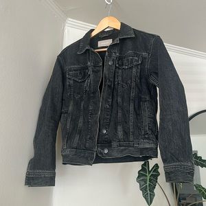 Everlane 100% cotton denim jacket in faded black